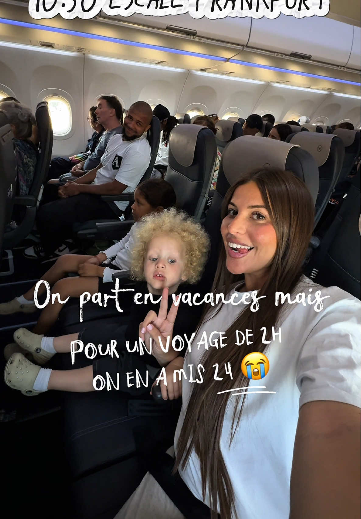 A post by @lapolapech on TikTok caption: Requin ou pas requin ? 😭