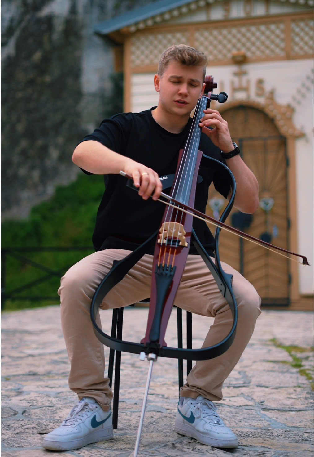 A post by @diugcello on TikTok caption: Albinoni Adagio #cello #music [Watch full music video on my yt channel] LINK IN BIO 
