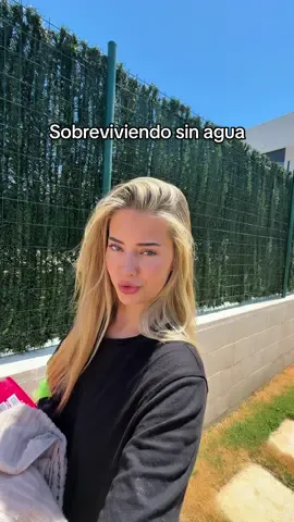 A post by @tatianakaer on TikTok caption: Lo que aún no hemos hecho, lavar la ropa… @Álvarito🐍 @𝖆𝖕𝖔𝖑𝖔 