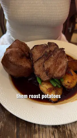 A post by @poppyhollins on TikTok caption: It’s not up for debate, keep red cabbage off the roast