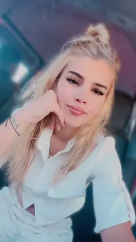 A post by @ellaelena410 on TikTok caption: #amintire ##fyp 
