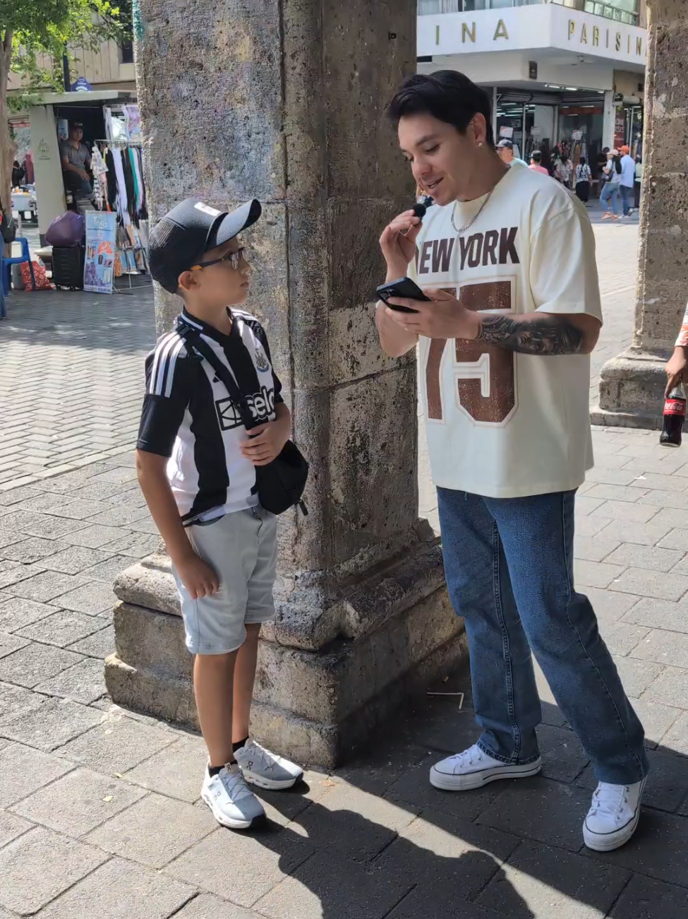 A post by @paris.hurtado.oficial on TikTok caption: efectivamente!!!
