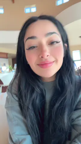 A post by @karizmariveraa on TikTok caption: #karizmarivera 