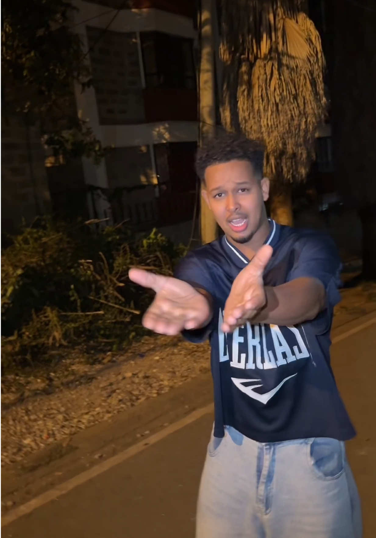 A post by @dhakhtarrr on TikTok caption: Waxan jaas miyaa #foruyou #dhakhtarrr #foryoupage #hargeisa 