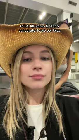 A post by @giadaabosetti on TikTok caption: ridiamo per non piangere 