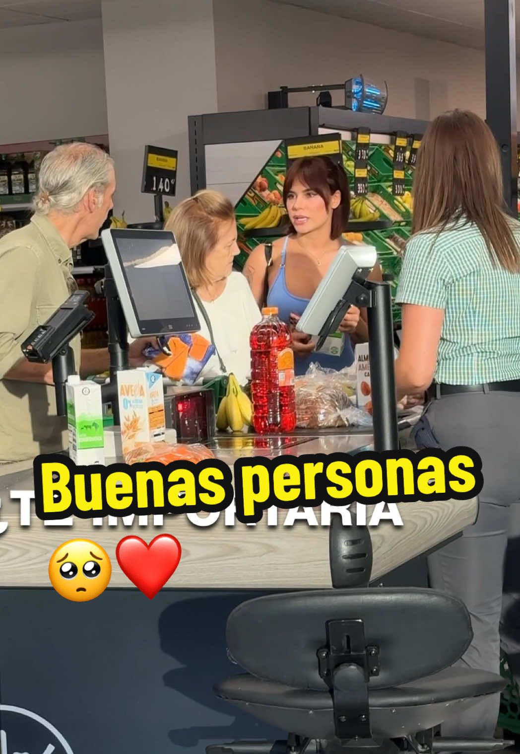 A post by @carolinacazadora3 on TikTok caption: Recompensando el amor y las buenas personas❤️🥺