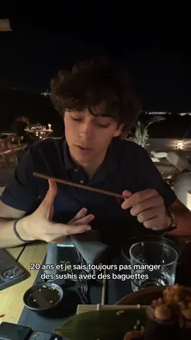 A post by @rromanebert on TikTok caption: plus simple avec les doigts 🙄