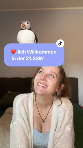 A post by @nichtsehraesthetisch on TikTok caption: Wir haben die 21.SSW erreicht & wie jeden Montag erzähle ich euch, was gerade so abgeht❤️ Ich bitte um Verzeihung, dass ich nicht wusste was die Hälfte von 40+0 ist💀😂 Ich dachte btw schon letzte Woche, dass die Hitzewallungen ganz schön doll sind..steigert sich das nächste Woche denn auch noch mal?😟 Wie weit seid ihr & wie geht’s euch gerade? (Sind alles nur Richtwerte & alles kann aber nichts muss) #schwanger #schwangerschaft #pregnancy #pregnantlife #21ssw #goodtoknow #fyp #fürdich #liebe  