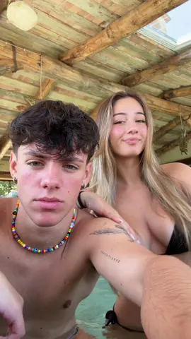 A post by @fabioferruccii on TikTok caption: quello che dirò a @Viola Silvi quando @alicee si presenterà qui in villa 😍💕 