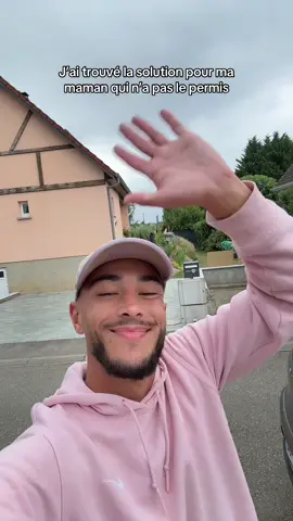 A post by @illyeskays on TikTok caption: Reste plus qu’a trouver le boulot 🤣🛴  Elle vient de la Fnac 🫶🏽  D’ailleurs profiter des soldes d’été 🌞  @naveetech.tr 🫶🏽 Produit offerts  #trottinetteelectrique #navee #st3pro #conforturbain #smoothride #fyp #love #maman #family