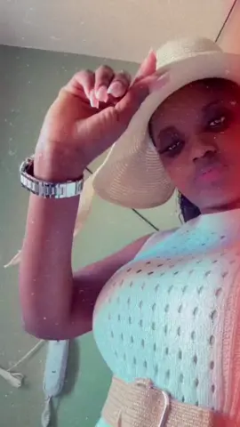 A post by @maimounabalde05 on TikTok caption: #💕💕💕 #👀👀👀👀 