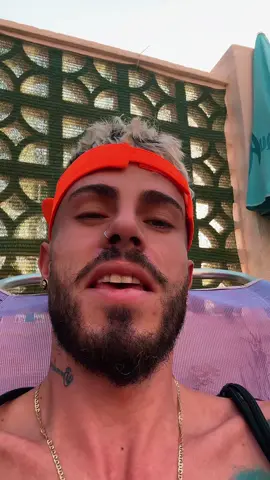 A post by @calele_oficial on TikTok caption: Os espero a las 12 de la noche 🇪🇸 