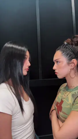 A post by @katseyeworld on TikTok caption: a mi nadie me pega!! #KATSEYE #KATSEYE_Yoonchae #KATSEYE_Daniela 