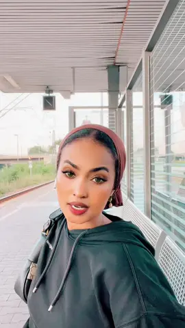 A post by @nawaalzuqbi8 on TikTok caption: Alx 🥹🫂🌹