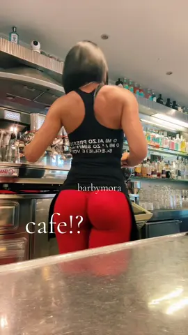 A post by @barbymora on TikTok caption: #CapCut #barista #cafe 