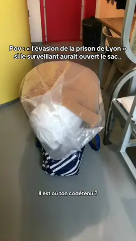 A post by @yns.bichoute on TikTok caption: Évasion de la prison de Lyon 😂 #humour #ynsbichoute #pourtoi #fyp #pourtoii 
