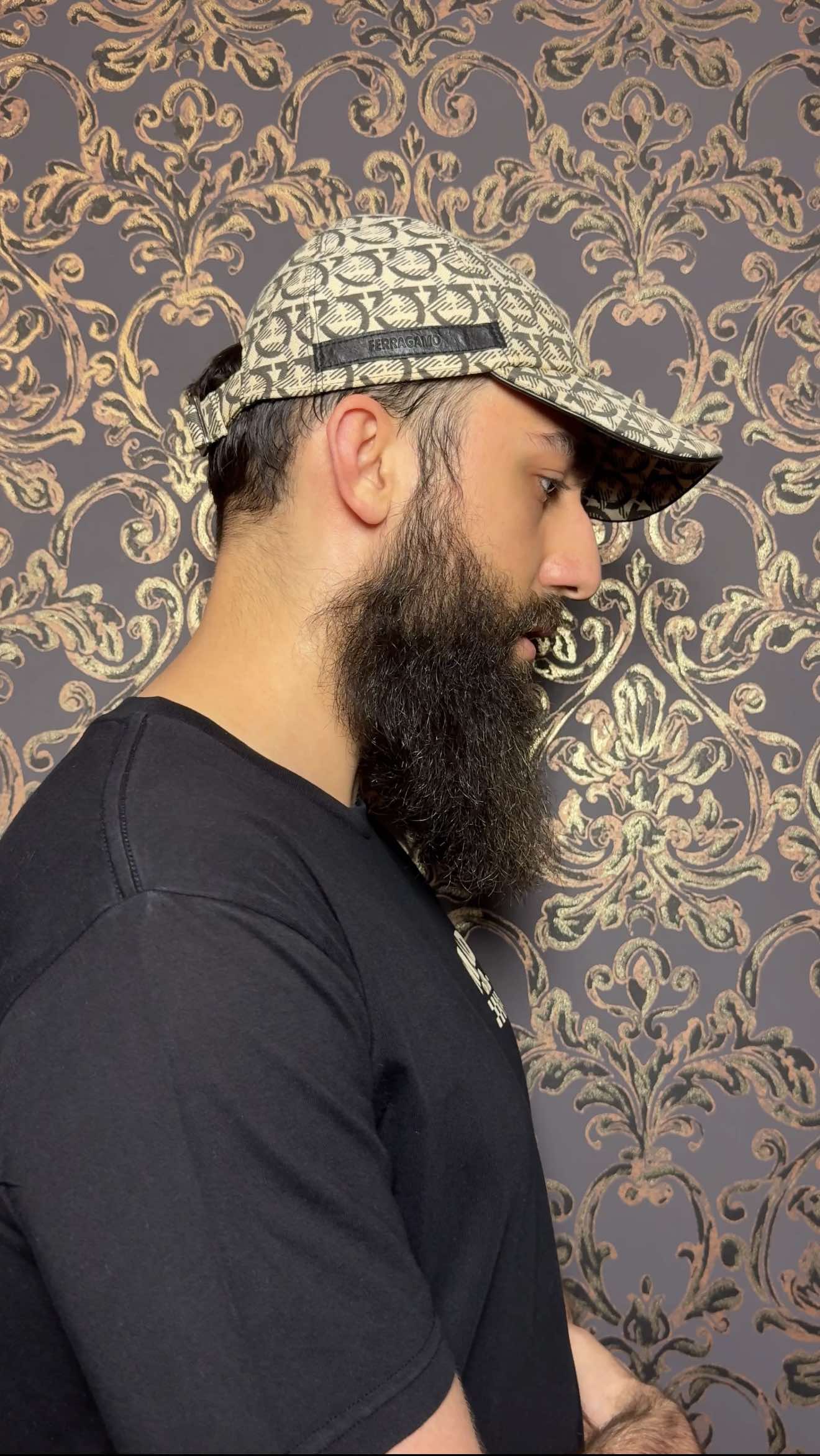 A post by @muhammaddibirov_official on TikTok caption: جنات عدن يدخلونها ❤️ #محمد_ديبيروف 