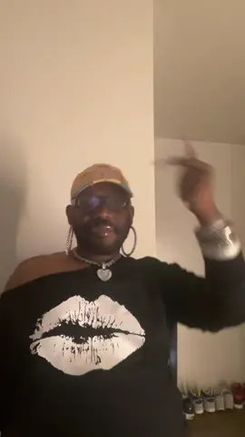 A post by @nashawnwoods on TikTok caption: Mary Mondays!!! #cincinnati 
