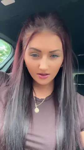 A post by @andreea.valentinaa93 on TikTok caption: #foryou 