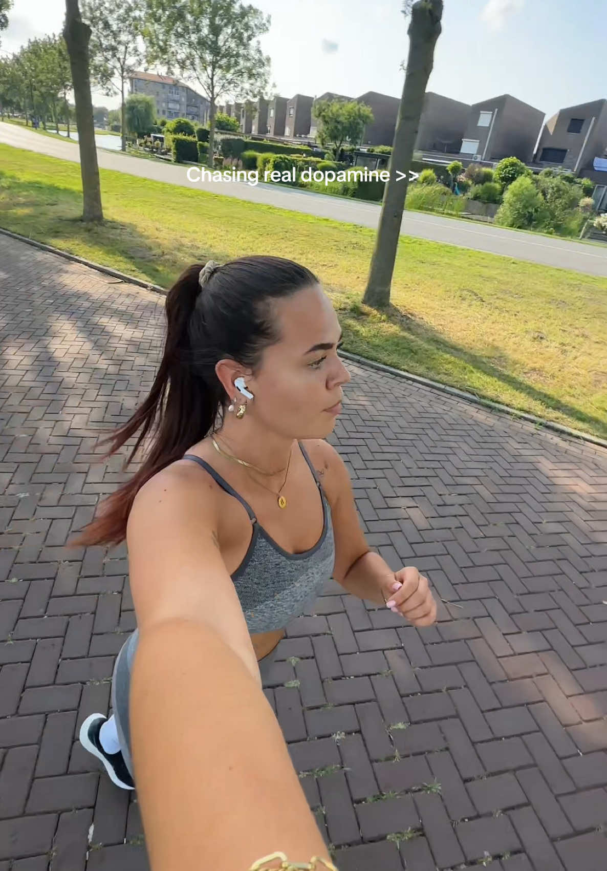 A post by @beaugoudbeek on TikTok caption: Always feeling so much better afterwards 🤝🏼 #fy #foryou #running #hardlopen #trainen #outdoor #outdoortraining #runningmotivation #motivation 