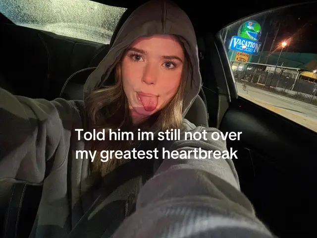 A post by @lil_bit_352 on TikTok caption: I pray I’m making you proud, can’t wait to see u again Granny 🫶🏼 #fyp #granny #cancersucks 
