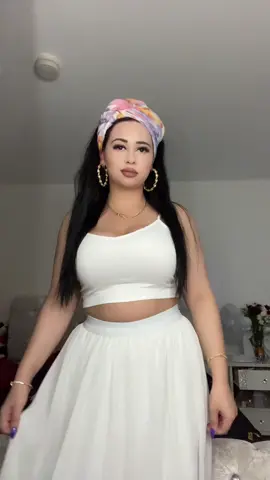 A post by @_.rebeca15 on TikTok caption: Sus ba sus 😂#greenscreen #tiganca👑 