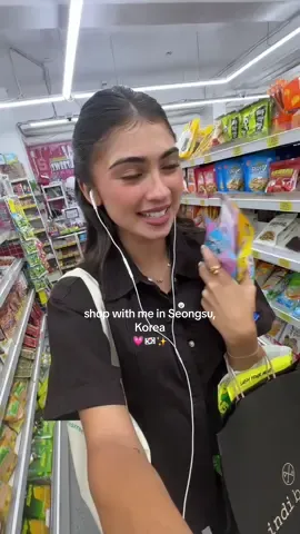 A post by @bellarmrz on TikTok caption: shopping day in korea 😍✨🇰🇷🛍️ lash night here and I head back home tmmr 😔 #korea #koreashopping #shoppingvlog 