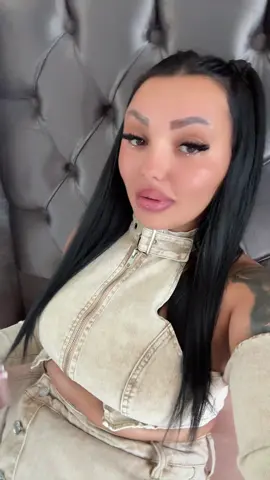 A post by @genessa99 on TikTok caption: #saajungaundetrebuie #saajungapeforyou #videoviral #goviral #haipefy 