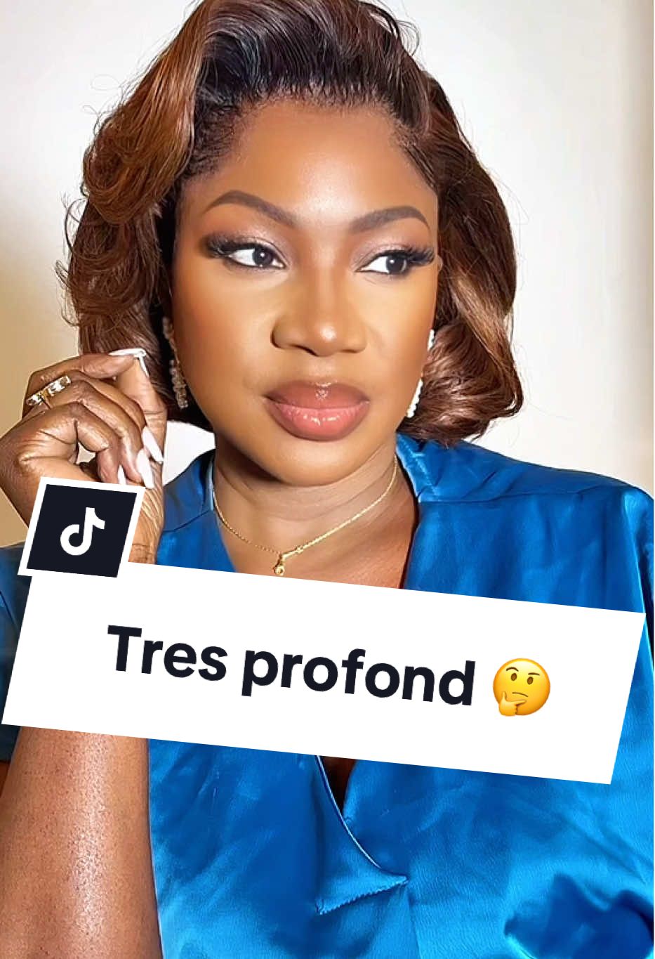 A post by @ladysoniam on TikTok caption: A méditer  💥Quand tu es CHOISI(E) par Dieu, tu deviens la cible du diable. Il convoite ce que Dieu chérit. Il fera tout pour t’attirer, t’user ou te détruire. Il utilisera tous les appâts : 🍑 le plaisir, 💰 l’argent, 🌟 la gloire, 🧾 les pactes, la réussite rapide… Ne te laisse pas aspirer par les ténèbres. 💡 Reste éveillé(e), ferme, aligné(e). Ton âme a trop de VALEUR pour être bradée. 🔥 Protège ton appel. Reste focus.  Belle journée, Makeup by @P A C I F I Q U E  #quotesoftheday #ladysonia ##citation #creatorsearchinsights 