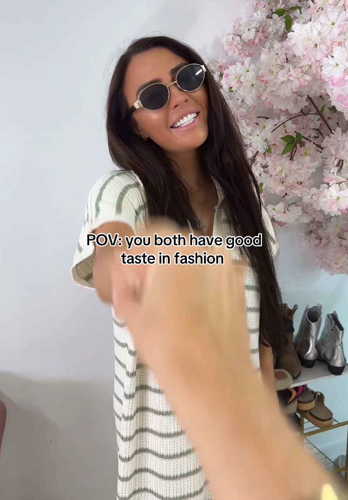 A post by @fb.london on TikTok caption: #mynameispink #handshaketrend #fyp #funny #viral #newin 💖