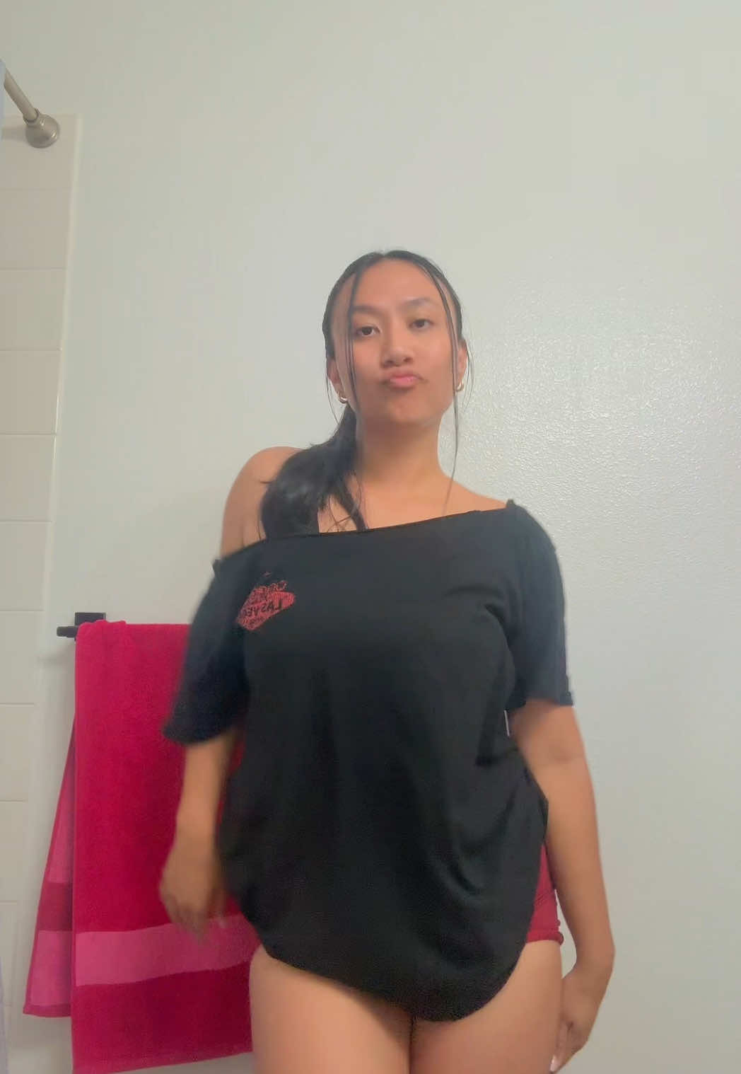 A post by @itssdonn on TikTok caption: I hate mondays dc: @︎ry #fyp #viral #trend 