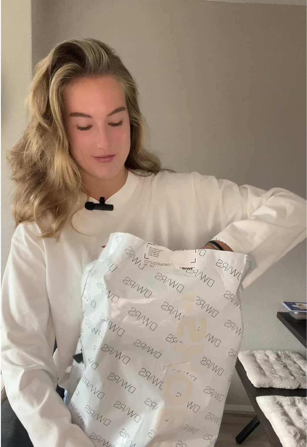 A post by @lotte.sj on TikTok caption: @DWRSLABEL Wat een parels! ✨🪩🩵 #dwrslabel Zo blij mee 🫶🏼❤️