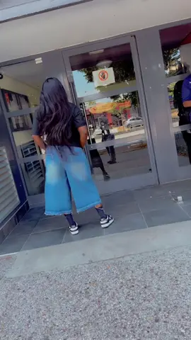 A post by @esperancekabeya on TikTok caption: Je m’aime 🥰#amen🙏#congolaise🇨🇩 #visibility #paris 