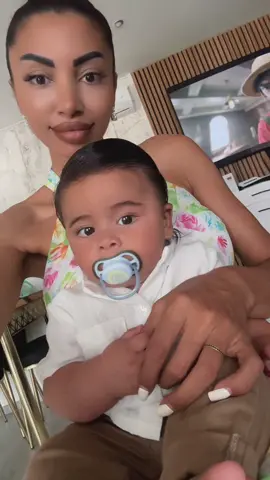 A post by @adrianaciriblan95 on TikTok caption: Lăsați rufele ca erau scoase din uscător: uitați-vă la mini bărbatul ăsta 😍