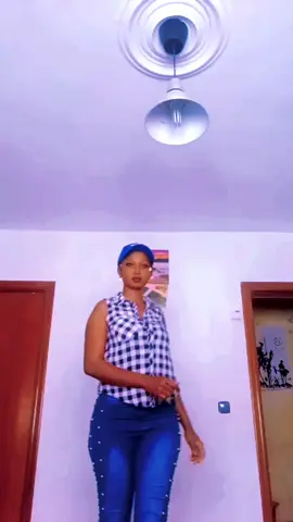 A post by @sirasira215 on TikTok caption: #creatorsearchinsights 