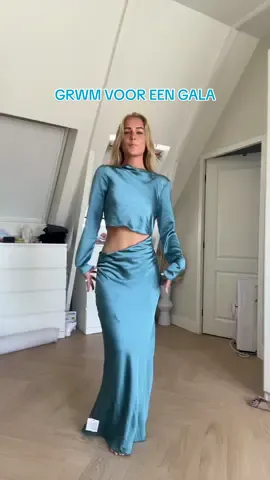 A post by @marijnkuipers on TikTok caption: Gala jurk uit eigen kast, look at me