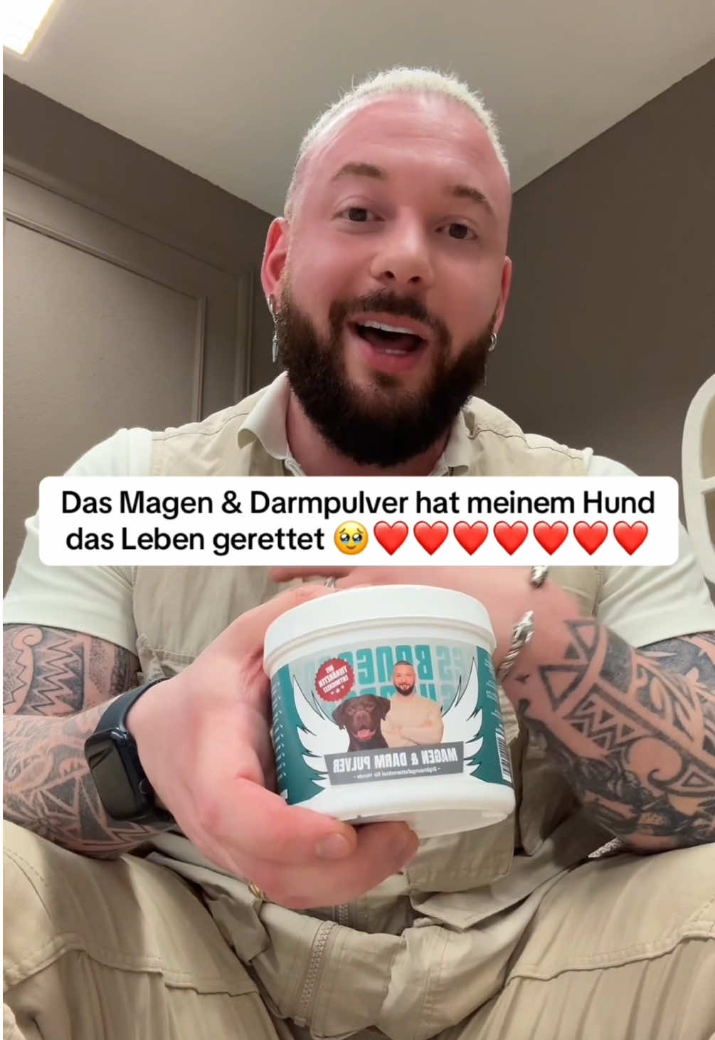 A post by @boneshandsanimals on TikTok caption: 🐶 Magen-Darm-Pulver für Hunde – Natürliche Hilfe für einen glücklichen Hundebauch 🐾 Ein gesunder Darm ist das Herzstück eines vitalen Hundelebens. Unser Magen-Darm-Pulver unterstützt sanft die Verdauung deines Lieblings – mit natürlichen, hochwertigen Inhaltsstoffen, die wirken. 🌿✨ 💚 Das steckt drin – und bewirkt Großes: ✅ Sanfte Hilfe bei Beschwerden wie Durchfall, Erbrechen oder übermäßigem Kot- & Grasfressen ✅ Fördert gesunde Darmbakterien 🦠 – und hält schädliche Keime in Schach ✅ Stärkt das Immunsystem 🛡️ durch gezielte probiotische Kulturen ✅ Mehr Energie & Lebensfreude 🐕 dank ausgewähltem Vitamin-B-Komplex 👍 Einfach, verträglich & gut fürs Tier: ✔ Leicht unters Futter zu mischen – hohe Akzeptanz beim Hund 🍽️ ✔ Frei von Getreide, künstlichen Aromen, Farb- & Konservierungsstoffen 🚫 ✔ Hypoallergen & vegan – auch für empfindliche Hunde bestens geeignet 🌱 ✔ Ohne Schwermetalle, schonend hergestellt 🧪 🔬 Qualität, der du vertrauen kannst: 🇩🇪 Hergestellt & geprüft in Deutschland 👩‍⚕️ Entwickelt mit Tierärzt*innen 🧴 Lichtgeschützte Verpackung für beste Haltbarkeit 🐾 Ideal für die tägliche Fütterung – für eine stabile Darmflora & rundum bessere Verdauung. Gönn deinem Hund das gute Bauchgefühl! 💚🐕 #foryou #asmr #animal #chiropractortiktok #türkiye #hundeauftiktok #hund #tiere #Love #animals #bochum #chiropractic 