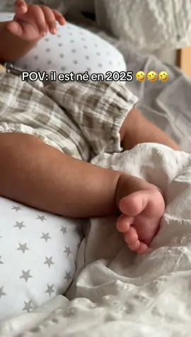 A post by @riadhlevrai on TikTok caption: Comment tu peux naître en 2025 ? 🤣🤣🤣 il a tout loupé 😭🥺