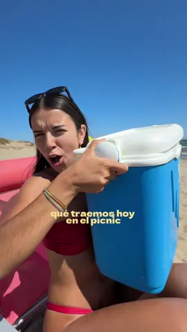 A post by @elenagortari on TikTok caption: siempre seré de ensalada de pastaaa 