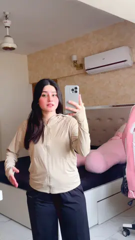 A post by @kubrakhan665 on TikTok caption: 😅#kubrakhan665 