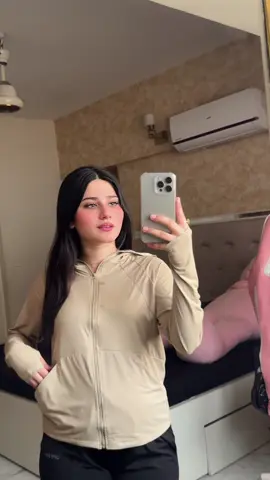 A post by @kubrakhan665 on TikTok caption: Zama janaan🫀#kubrakhan665 
