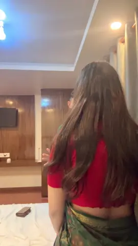 A post by @givina18 on TikTok caption: Sadai yesari nai fakaunus hai sana 🥹😍#SpreadLove #husbandandwife #fypシ 