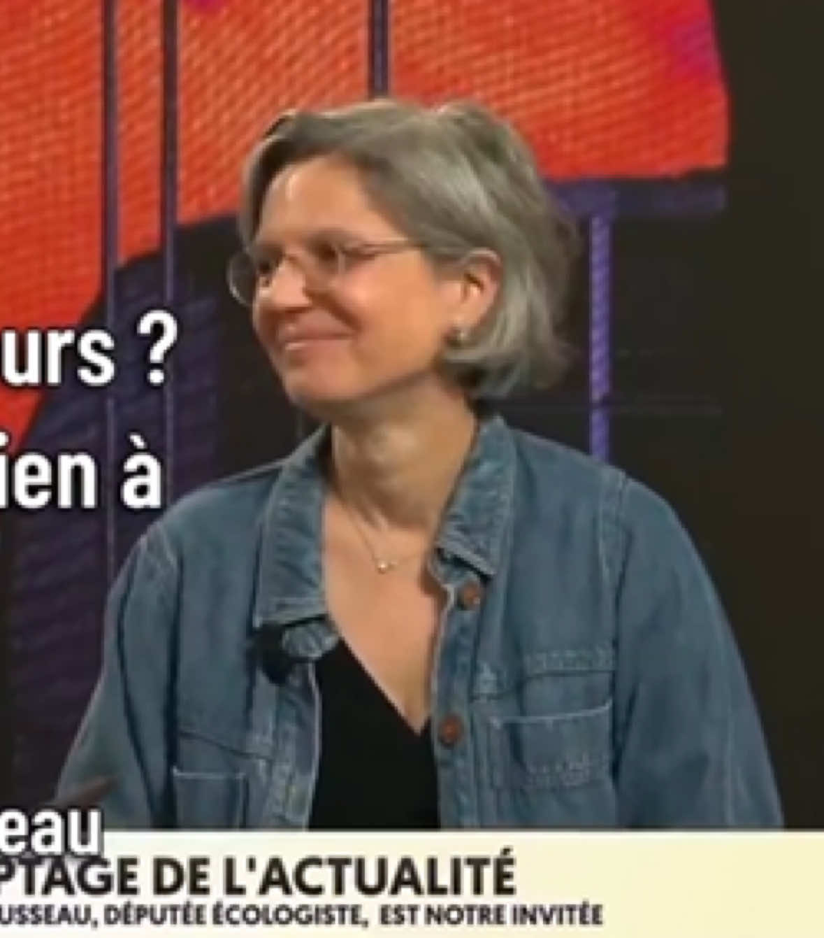 A post by @julienodoul on TikTok caption: DEHORS ! 🤮 