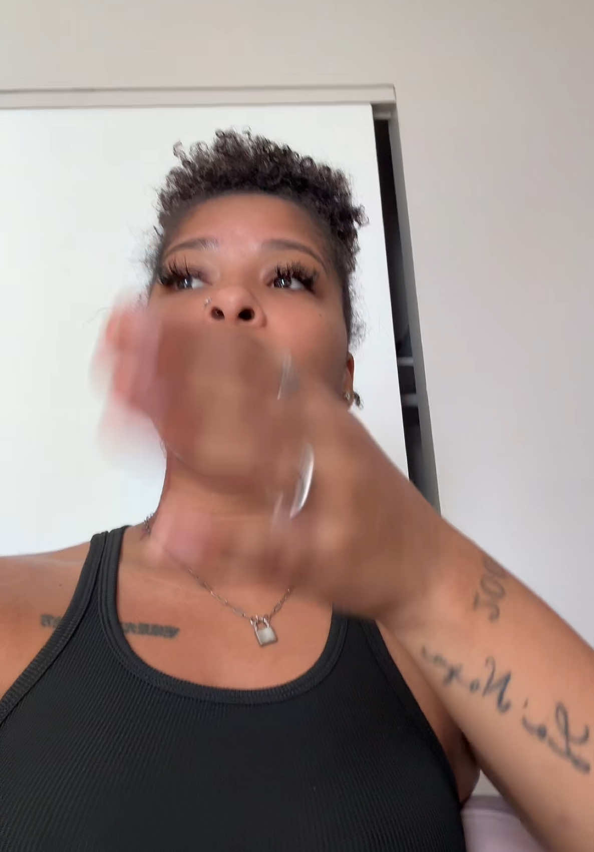 A post by @6ixpigs on TikTok caption: pay attention to the distractions put in front of you. #dariashe #6ixpigs #fypシ #america #discipline 