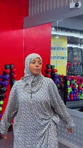 A post by @shuushuu_abdala on TikTok caption: #shuushuuabdal #somalia🇸🇴 #girlssupportgirls #gymmotivation #gymglowup 
