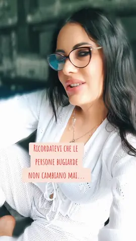 A post by @annabell99999 on TikTok caption: Buonasera 🥀🫶🖤💋🤗😘#sempre #lei #polacca #rispetto #passione #buonasera 