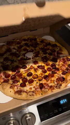 A post by @sidestrokeshep on TikTok caption: Impromptu pizza review @tjpalma @Charlie Georgio #6.1