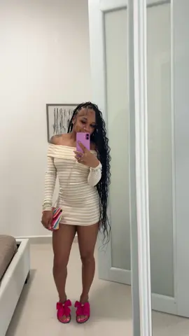 A post by @helovemagicc on TikTok caption: tipsy already 😵‍💫😍 #fypシ #fy 