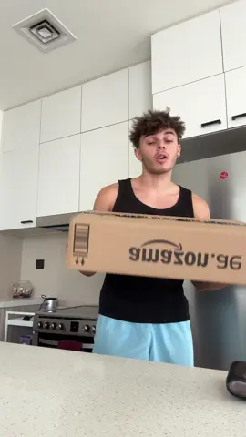 A post by @maelplat on TikTok caption: J’en profite quoi ! 😇