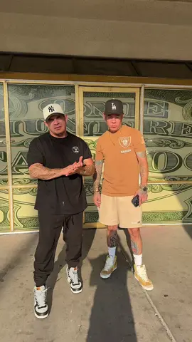 A post by @edgar3104 on TikTok caption: Ay para el que quiera aser si cita🙌🏻@Jhonny Mendez  #comotoyperro 
